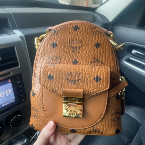 Rare buckel MCM mini backpack rarely used - Picture 5 of 5